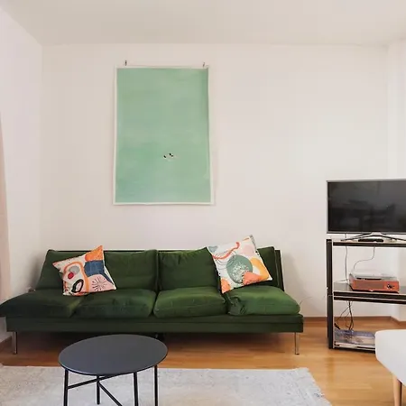Beautiful Modern & Apartment